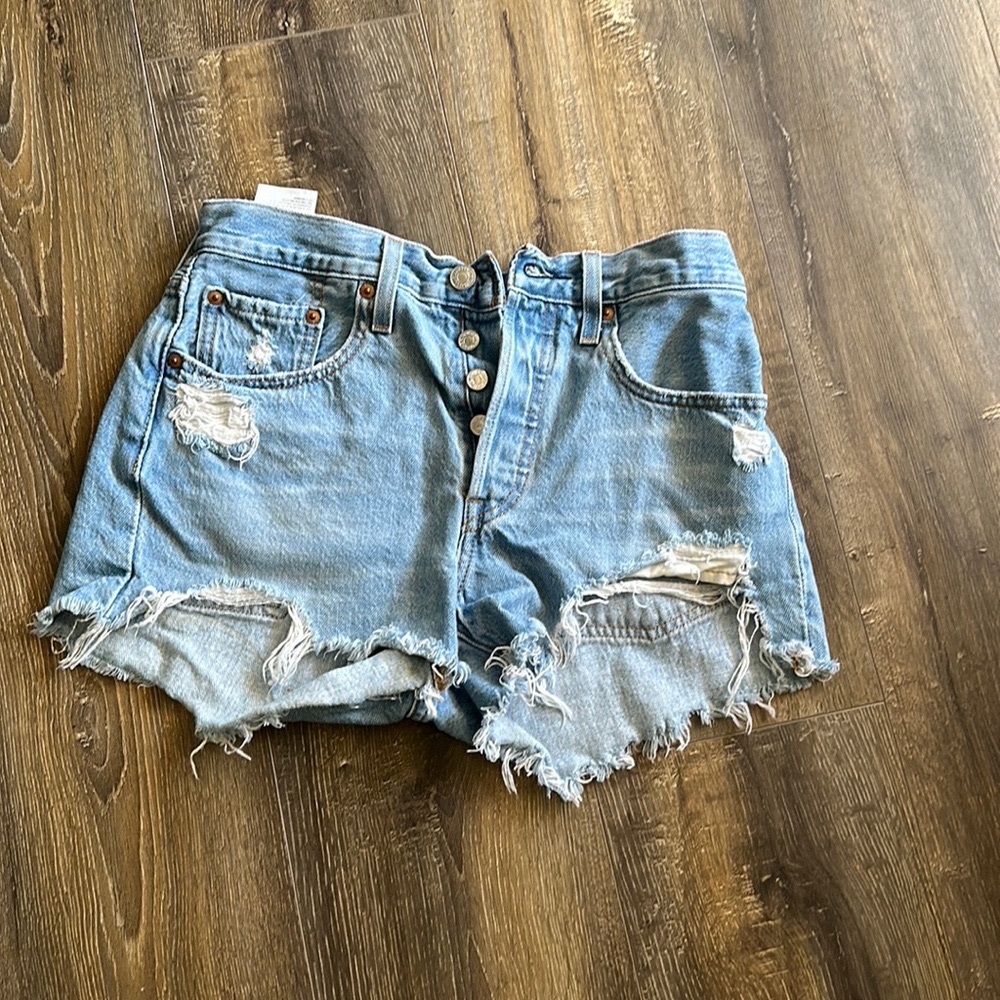 Levi size 26 shorts